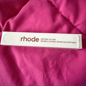 Cinnamon Roll Lip Peptide. (BNIB)